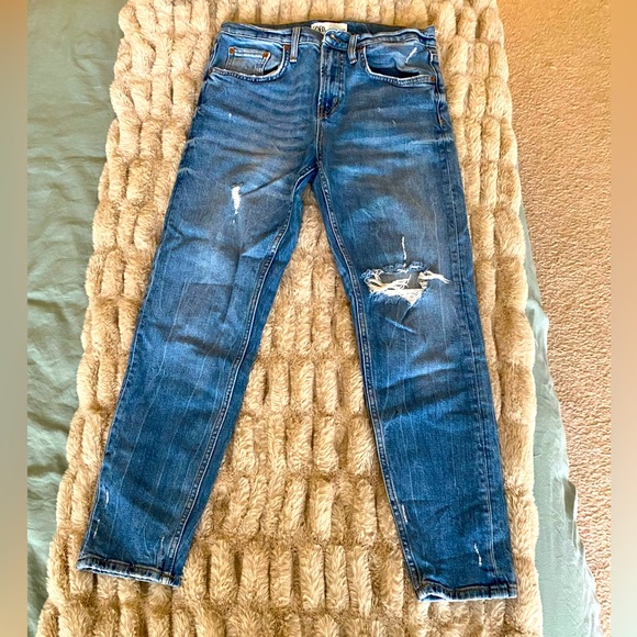 Zara Jeans! Gently used. Size 6 - Picture 1 of 2